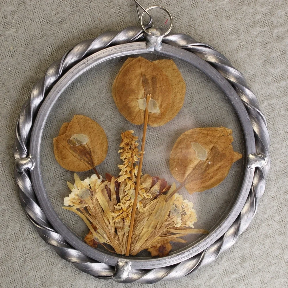 Round Suncatcher Twisted Pewter Frame Pressed Dried Flower Hanging Decor Vintage